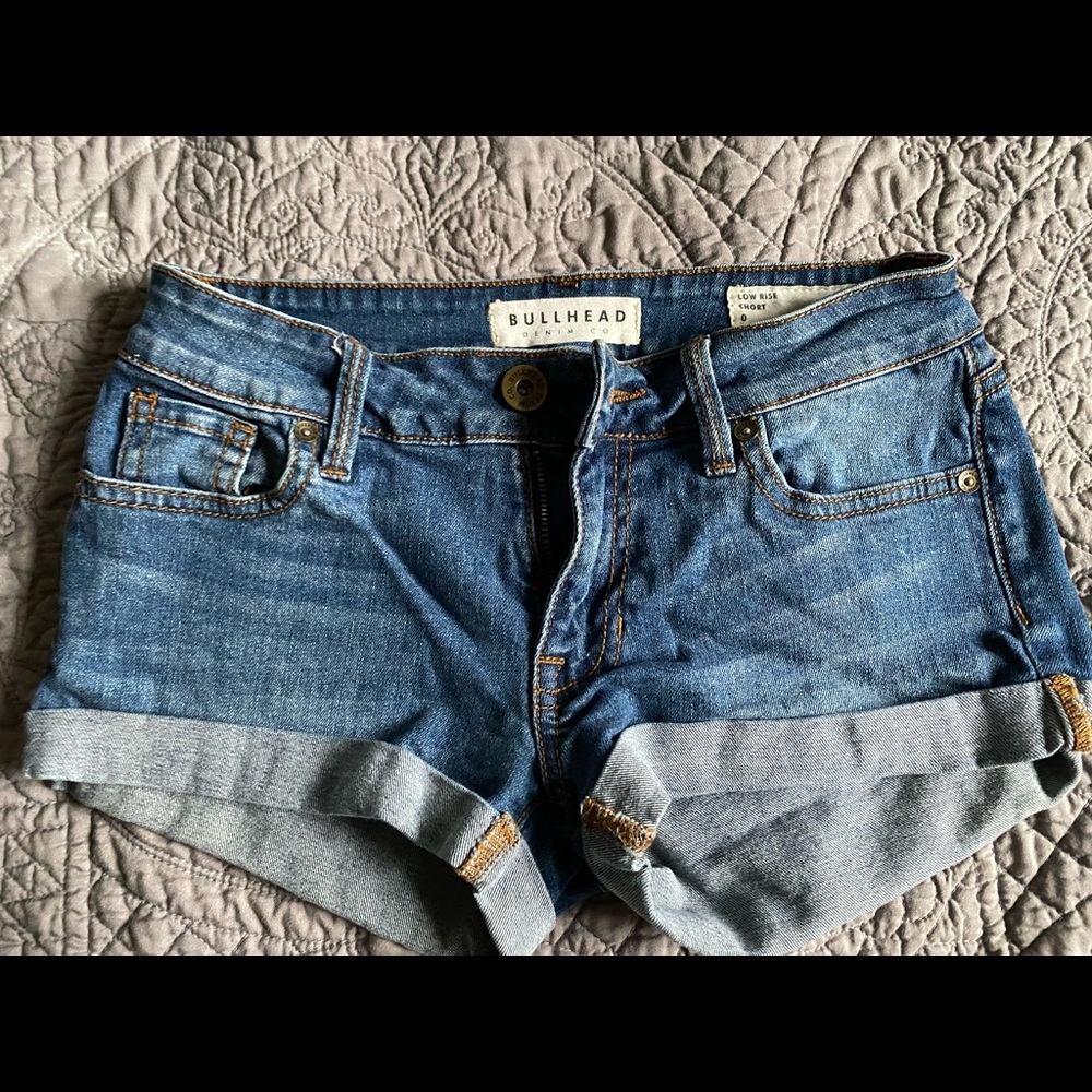 bullhead women’s jean shorts, size 0